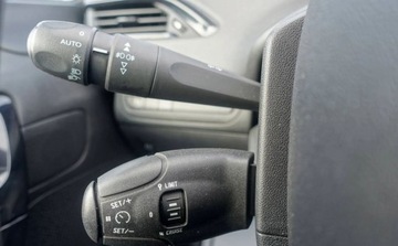 Peugeot 208 I Hatchback 5d Facelifting 1.2 PureTech 82KM 2018 Peugeot 208 1.2 83KM LIFT Niski przebieg Bez korozji Klima Android Auto Mi, zdjęcie 24