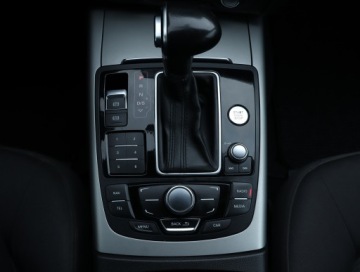 Audi A6 C7 Avant Facelifting 2.0 TDI ultra 190KM 2014 Audi A6 2.0 TDI, 187 KM, Automat, Xenon, Bi-Xenon, zdjęcie 16