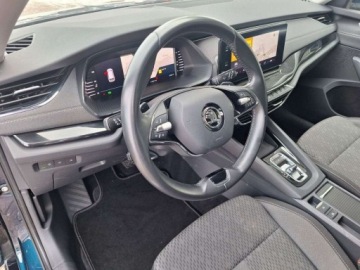 Skoda Octavia IV Liftback 1.5 TSI EVO 150KM 2022 Skoda Octavia serwis ASO 1.5TSI eTEC 150KM hak bezwypadkowy ACC navi Smart, zdjęcie 16