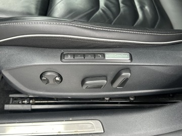 Volkswagen Arteon Fastback Facelifting 2.0 TDI 200KM 2022 Volkswagen Arteon 2.0 TDI 200KM R-Line DSG 4Motion, zdjęcie 32