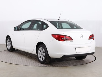 Opel Astra J Sedan 1.6 Twinport ECOTEC 115KM 2018 Opel Astra 1.6 16V, Salon Polska, Serwis ASO, zdjęcie 3