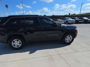 Jeep Grand Cherokee V 2023 Jeep Grand Cherokee Laredo 2023 3.6l 3.6 Benzyna 293KM, zdjęcie 8