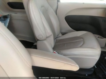 Chrysler Pacifica II 2021 Chrysler Pacifica Hybrid Touring L, 2021r., 3.6L 3.6 Hybryda 260KM, zdjęcie 9