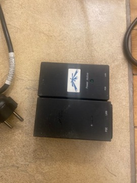 Импульсный блок питания Ubiquiti GP-A240-050 PoE-24 с кабелем питания. 2 куска