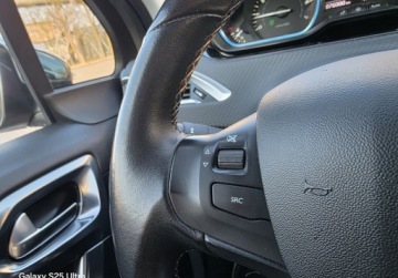 Peugeot 2008 I SUV Facelifting 1.2 PureTech 110KM 2016 Peugeot 2008 Automat 110KM Allure Bezwypadkowy Parktronic, zdjęcie 15