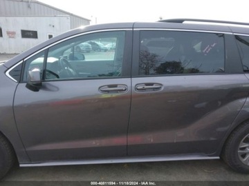 Toyota Sienna III 2023 Toyota Sienna 2023 Toyota Sienna LE AWD 8-Passenger 2.5 Benzyna 189KM, zdjęcie 1