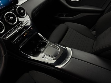 Mercedes GLC C253 SUV Facelifting 2.0 200d 163KM 2019 Mercedes-Benz GLC 200 d 4-Matic / Kamera cofania /, zdjęcie 23