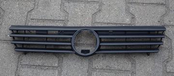 MŘÍŽKA CHLADIČŮ MASKA VW PASSAT (B4) 94-09.96