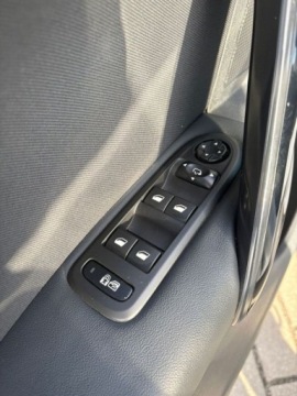 Peugeot 508 I SW Facelifting 1.6 e-THP 165KM 2016 Peugeot 508 Sedan 1.6 Benzyna 165 KM Active SS LED NAVI SALON PL 1.6, zdjęcie 8