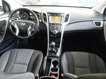 Hyundai i30 II Hatchback 3d Facelifting 1.6 CRDi 110KM 2016 Hyundai i30 1.6 CRDi 110KM/Nawi/Kamera, zdjęcie 16