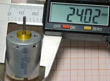 Двигатель JOHNSON 12 В, ось 2 мм BOSCH [105]B