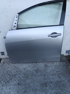 DVEŘE LEVÝ PŘEDNÍ MITSUBISHI GRANDIS