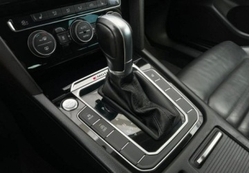 Volkswagen Passat B8 Variant 2.0 TDI SCR 240KM 2018 Volkswagen Passat R-LINE DSG Kamera 4x4 240KM Faktura Vat 23 2.0, zdjęcie 20