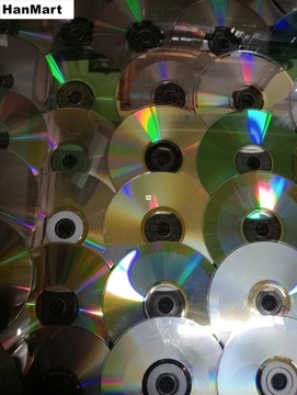 Набор из 60 декоративных компакт-дисков.