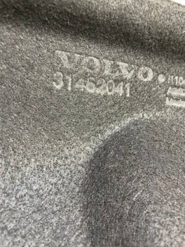 Volvo XC40 Багажная задняя полка 31462041