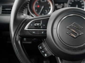 Suzuki Swift VI Hatchback Facelifting 1.2 DualJet SHVS 83KM 2021 Suzuki Swift WD7309P#1.2 Dualjet SHVS Premium, zdjęcie 13