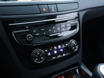 Peugeot 508 I SW Facelifting 2.0 BlueHDi 150KM 2016 Peugeot 508 2.0 BlueHDi, Skóra, Navi, Klima, zdjęcie 19