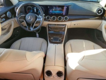Mercedes Klasa E W213 2021 Mercedes-Benz Klasa E 350 2021 2.0 Benzyna 255KM, zdjęcie 8