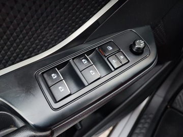 Toyota C-HR I Crossover 1.2L Turbo 116KM 2018 Toyota C-HR 1.2 T GPF Premium, zdjęcie 18