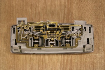 LAMPA INTERIÉR KABINY POLSTROVÁNÍ RENAULT LAGUNA III