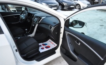 Hyundai i30 II Hatchback 5d 1.4 MPI 100KM 2012 Hyundai i30 1.4 Benzyna Klimatyzacja Cz.parkowania 1.4 Benzyna 99KM, zdjęcie 13