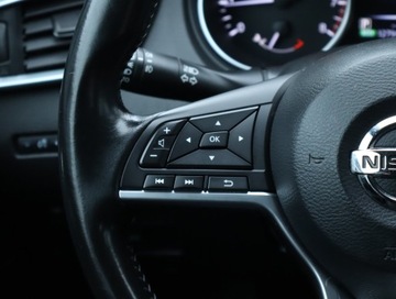 Nissan Qashqai II Crossover Facelifting 1.2 DiG-T 115KM 2018 Nissan Qashqai 1.2 DIG-T, Automat, Navi, Klima, zdjęcie 19