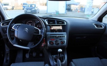 Citroen C4 II Hatchback 5d Facelifting 1.2 PureTech 130KM 2017 Citroen C4 Bezwypadkowy Serwis Stan Idealny Wyposazony 1.2 Benzyna, zdjęcie 16