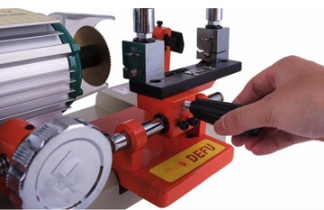 Машина для копирования ключей DEFU 238BS