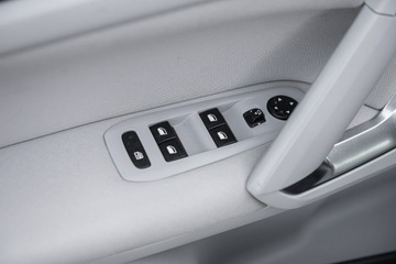 Peugeot 308 II Hatchback 5d 1.6 BlueHDi 120KM 2016 Peugeot 308 GT-Line 1.6BlueHDI 120KM Full Led Navi, zdjęcie 23