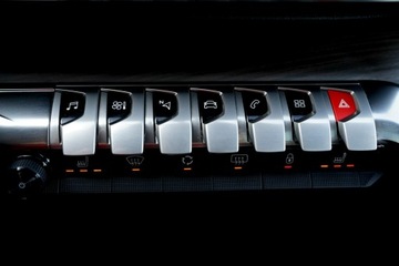 Peugeot 5008 II Crossover Facelifting 1.6 PureTech 180KM 2023 Peugeot 5008 GT kamera Skora adc NawI, zdjęcie 29