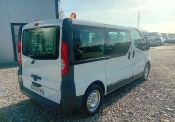 Renault Trafic II Kabina 2.0 dCi 90KM 2009 Renault Trafic Renault Trafic 2.0 Diesel 90KM, zdjęcie 4