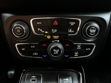 Jeep Compass II SUV 1.4 MultiAir 140KM 2020 Jeep Compass 1wł Kraj Bezwypadkowy 4x4 170KM, zdjęcie 25