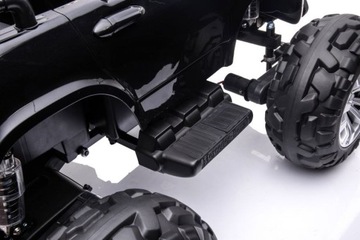 Автомобиль на аккумуляторе Mercedes DK-MT950 4x4 Черный Окрашенный