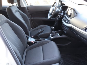 Fiat Tipo II Hatchback 1.4 T-Jet LPG 120KM 2018 Fiat Tipo 1.4 T-Jet, Salon Polska, 1. Właściciel, zdjęcie 8