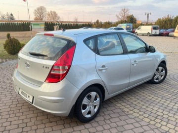 Hyundai i30 I Hatchback 1.4 109KM 2010 Hyundai i30 1.4 109KM Klima 4szyby 1- reka Sprawdz 1.4 Benzyna 109KM, zdjęcie 5