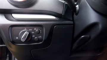 Audi A3 8V Hatchback 3d 1.2 TFSI 105KM 2014 AUDI A3 . . . Serwisowany . . 7 x AIR BAG . . Grzane Fotele . ., zdjęcie 2