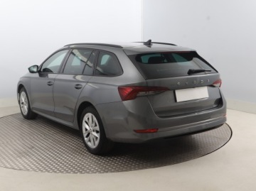 Skoda Octavia IV Kombi 2.0 TDI 115KM 2022 Skoda Octavia 2.0 TDI, Salon Polska, zdjęcie 3