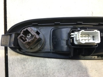 PANEL SZYB PRAWY PRZÓD CLIO II 1.5 DCI 8200084005