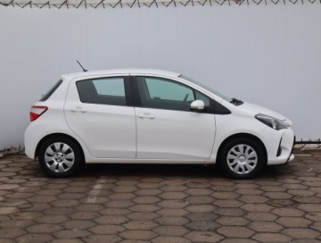 Toyota Yaris III Hatchback 5d Facelifting 2017 1.0 VVT-i 72KM 2020 Toyota Yaris 1.0 VVT-i, Salon Polska, Serwis ASO, zdjęcie 5