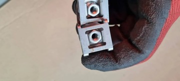 Q3 83A регулировочный винт спереди 4G8806305