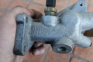 CHRYSLER OE 04884011AA POUZDRO TERMOSTATU