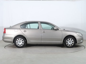 Skoda Octavia II Hatchback Facelifting 1.4 TSI 122KM 2010 Skoda Octavia 1.4 TSI, Salon Polska, Klima, zdjęcie 5