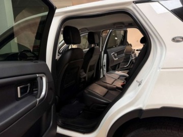 Land Rover Discovery Sport SUV 2.0 Si4 240KM 2017 Land Rover Discovery Sport 2.0 Benzyna 240KM, zdjęcie 29