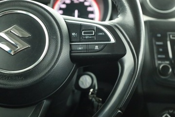 Suzuki Swift VI Hatchback Facelifting 1.2 DualJet SHVS 83KM 2020 Suzuki Swift 1.2, Salon Polska, Automat, VAT 23%, zdjęcie 13