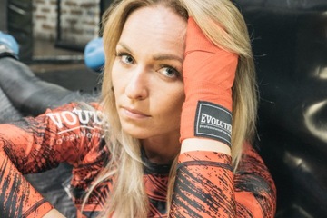 ПЕРЧАТКИ ДЛЯ ММА НА СУМКЕ EVOLUTION LADY M