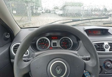 Renault Clio III Hatchback 5d 1.2 i 16V 75KM 2010 Renault Clio Renault Clio, zdjęcie 7