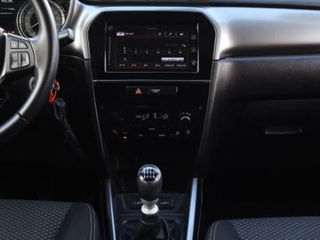 Suzuki Vitara III SUV Facelifting 1.4 BoosterJet 140KM 2019 Suzuki Vitara 1.4 BoosterJet, Salon Polska, 4X4, zdjęcie 11