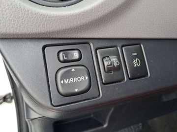 Toyota Yaris III Hatchback 5d Facelifting 1.4 D-4D 90KM 2015 Toyota Yaris Yaris 1.4 D-4D 90KM, salon Pl 1.4 Diesel 90KM, zdjęcie 20