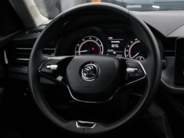 Skoda Kamiq Crossover 1.0 TSI 95KM 2023 Skoda Kamiq 1.0 TSI, Salon Polska, Serwis ASO, zdjęcie 19