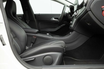 Mercedes CLA C117 Coupe Facelifting 1.6 180 122KM 2017 Mercedes-Benz CLA CLA 180 7-G DCT Progressive Salon Polska Autotrade Mer, zdjęcie 25
